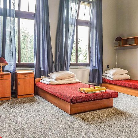 Cozy Home In Raciaski Mlyn With Kitchen Raciaz Екстериор снимка