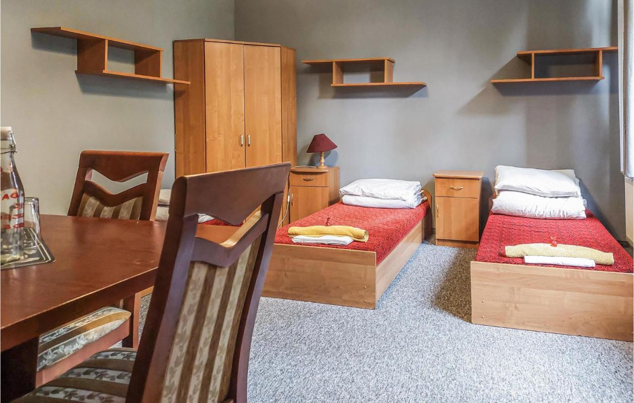 Cozy Home In Raciaski Mlyn With Kitchen Raciaz Екстериор снимка